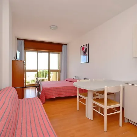 Locazione Turistica Condominio International Διαμέρισμα *